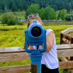 Meet your Posher, Alexis